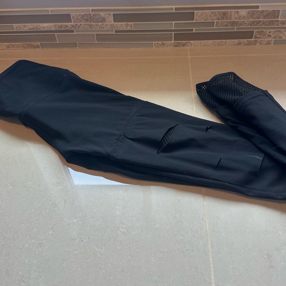 Women’s Victoria’s Secret Pink Ultimate Active Leggings